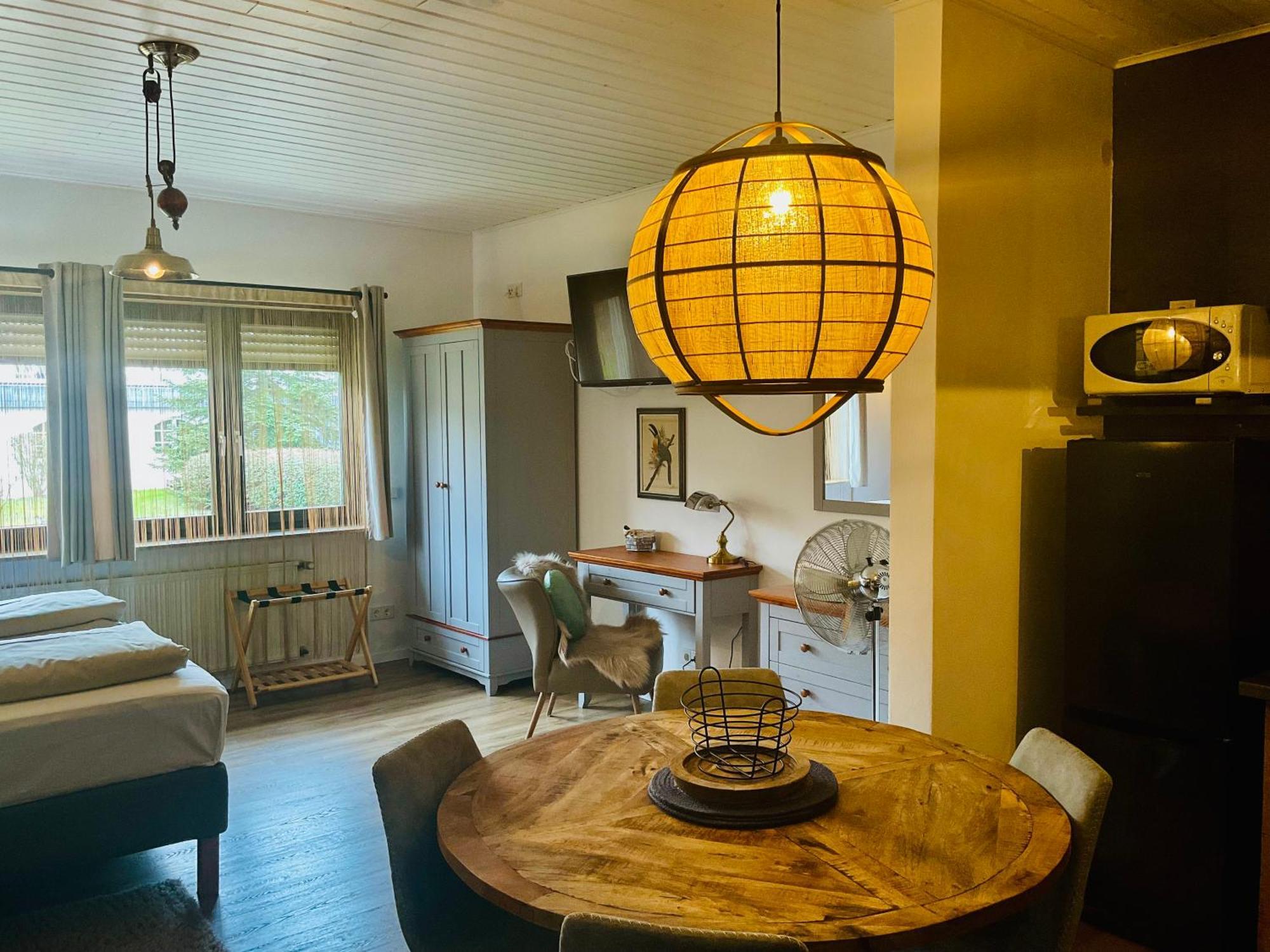 Zu Jeddelohs Bungalows & Apartments -Adult Friendly Gladenbach Ngoại thất bức ảnh