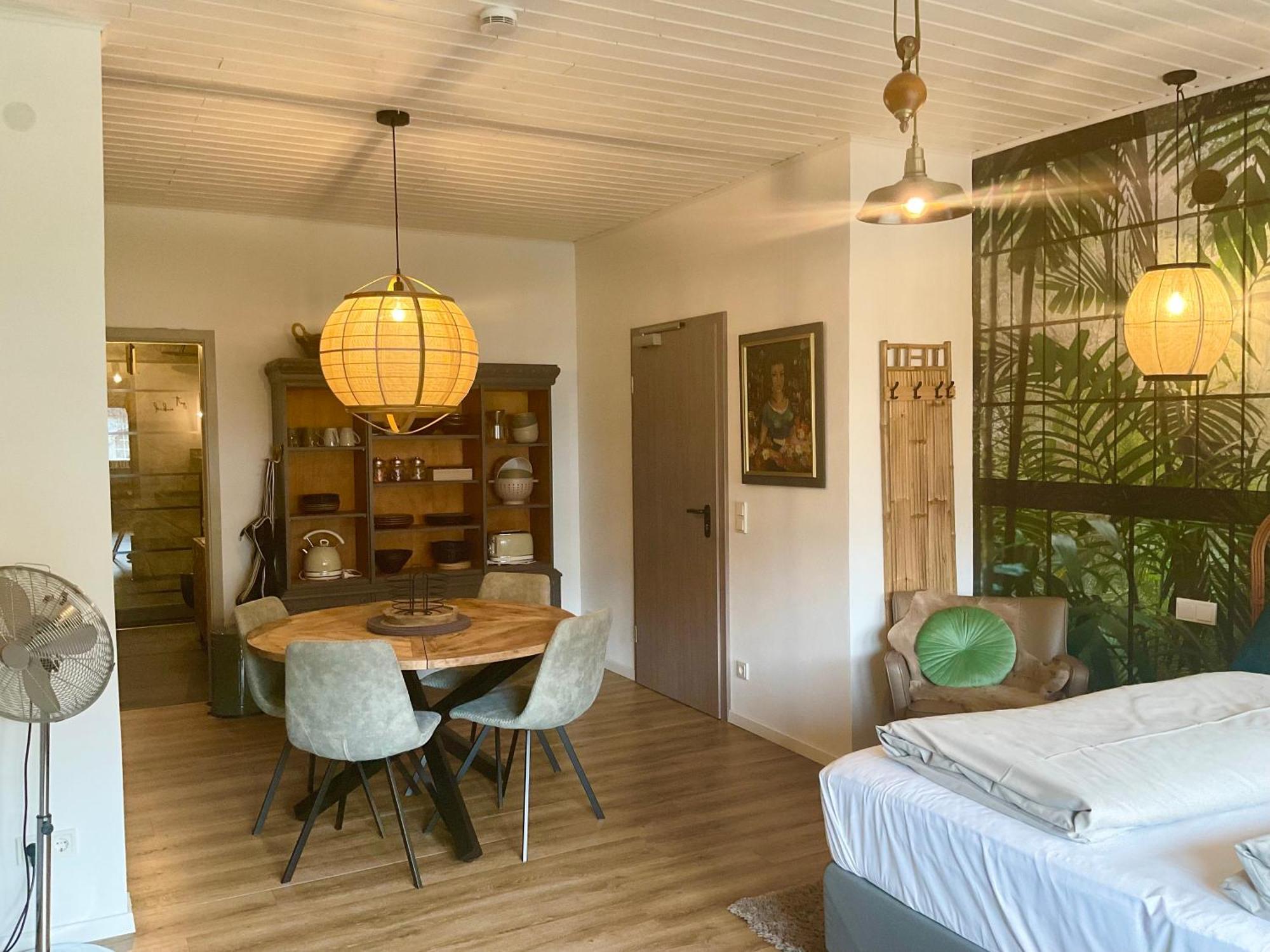 Zu Jeddelohs Bungalows & Apartments -Adult Friendly Gladenbach Ngoại thất bức ảnh